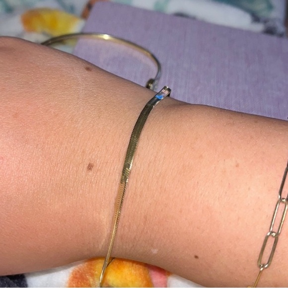 Kendra Scott Herringbone Chain Bracelet in 18k Yellow Gold Vermeil - Picture 5 of 12